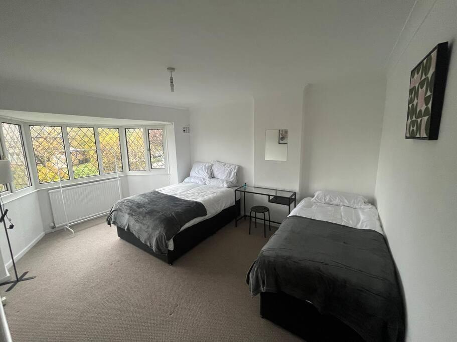 Spacious 4 Bed Home Near Nec, Jlr & Airport Parking For 3 Cars Ideal For Contractors! Σόλιχαλ Εξωτερικό φωτογραφία