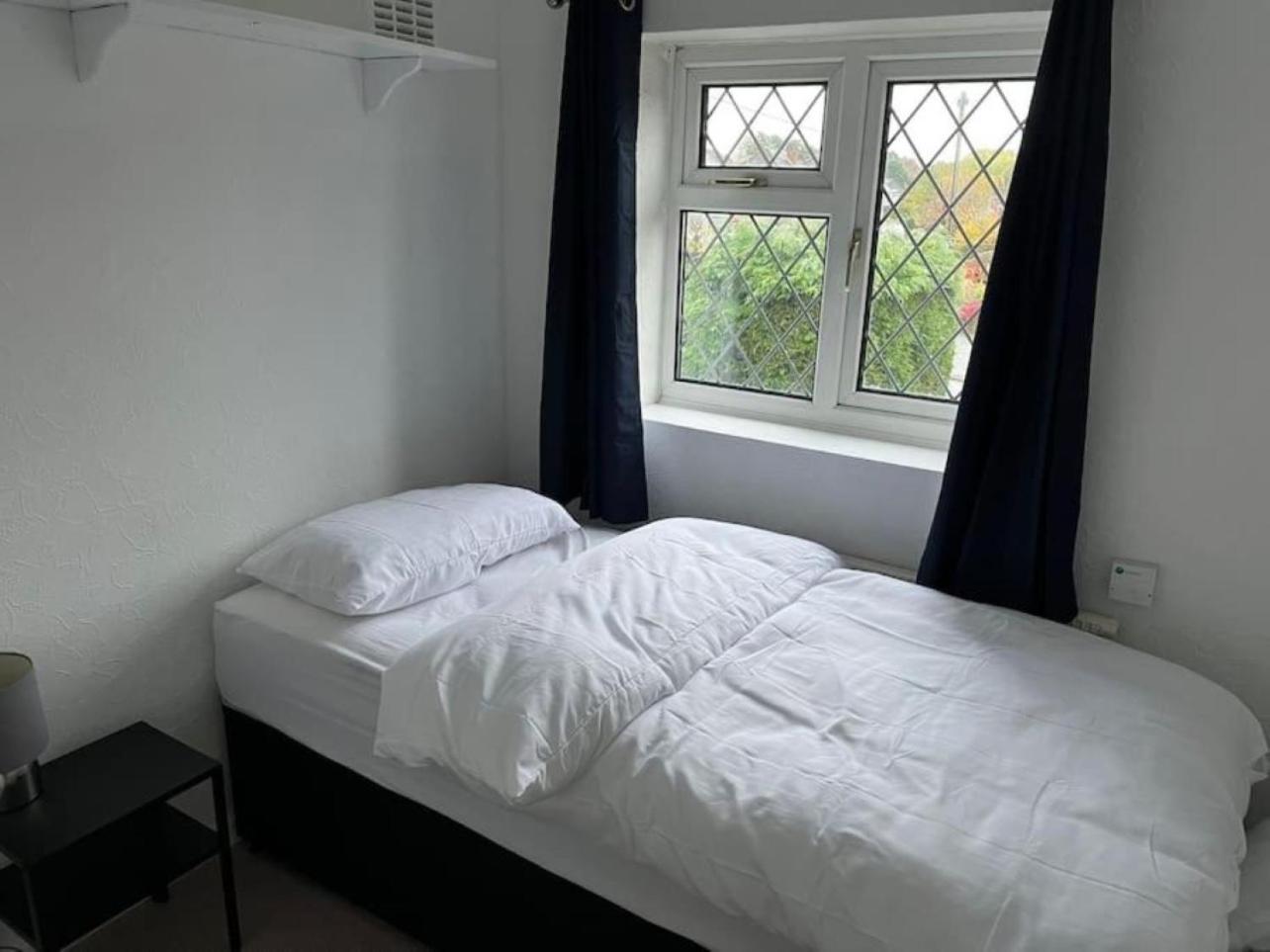 Spacious 4 Bed Home Near Nec, Jlr & Airport Parking For 3 Cars Ideal For Contractors! Σόλιχαλ Εξωτερικό φωτογραφία